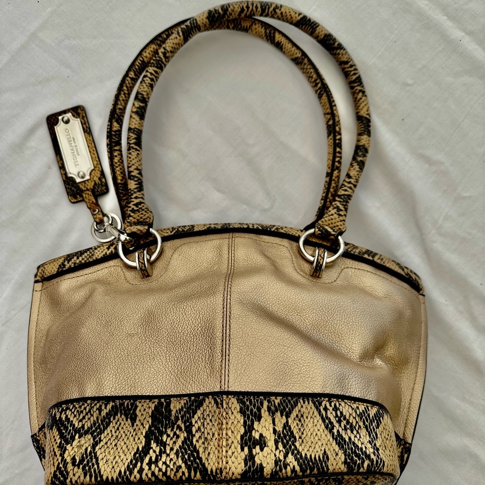 🔥 sale. Great price for Tignanello gold leather bag. NWOT.